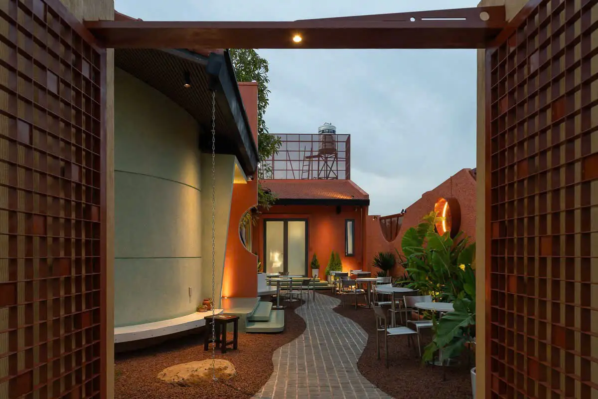 Đá nham thạch đỏ rải nền: Vẻ đẹp và ứng dụng trong kiến trúc